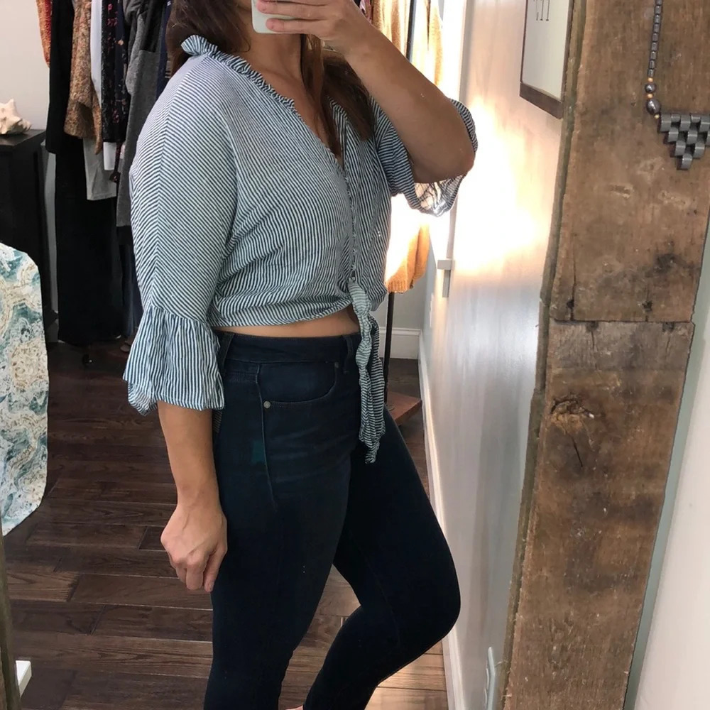 Passport medium striped bell sleeves crop top - Picture 3 of 5